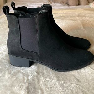Black vegan suede ankle boots (Call it Spring) with small heel
